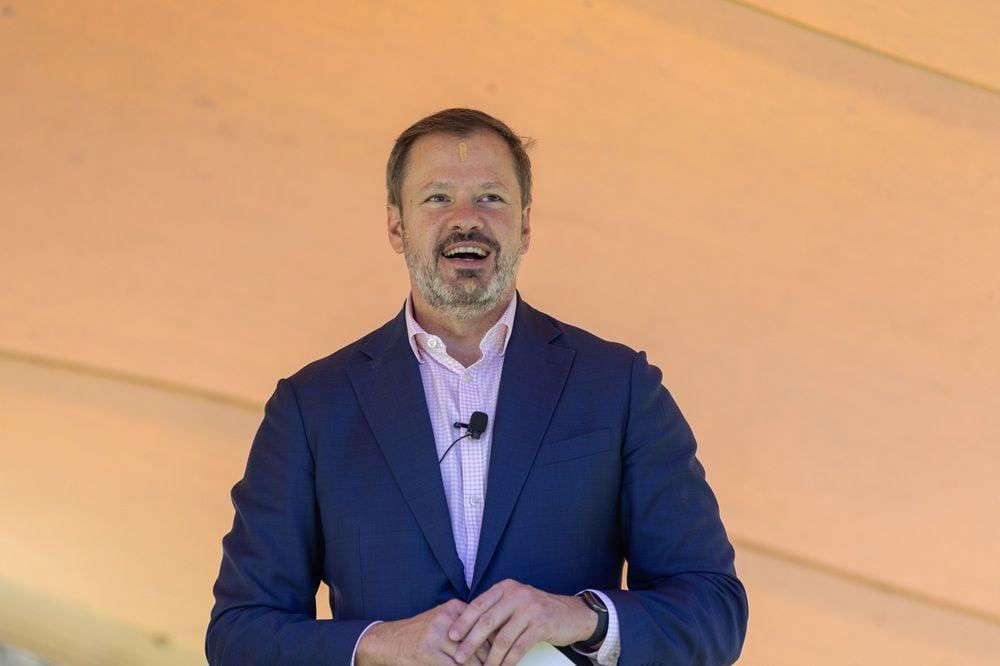 Government alters definition of 'Australian business' to boost genuinely local SMEs for procurement