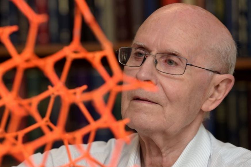 Nobel chemistry prize awarded for crystal materials that could revolutionise green technology