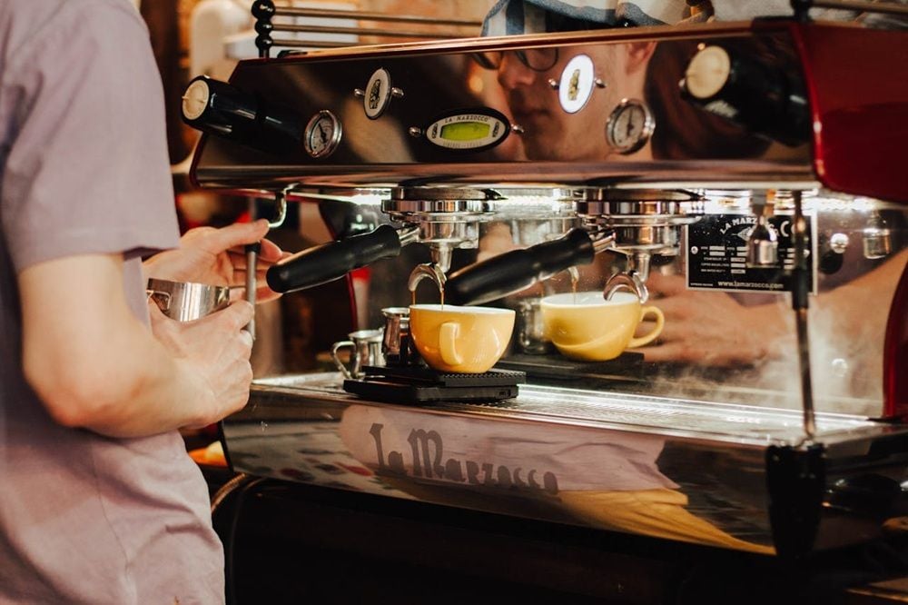 Cafe and restaurant closures ease but remain ‘worryingly high’ as discretionary spending lifts