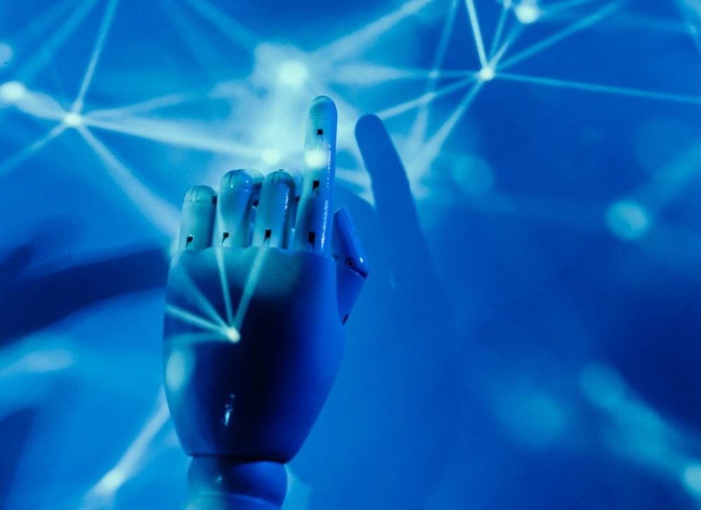 AI-powered SMEs growing 2.8 times faster but nearly half of small businesses have no plans to adopt