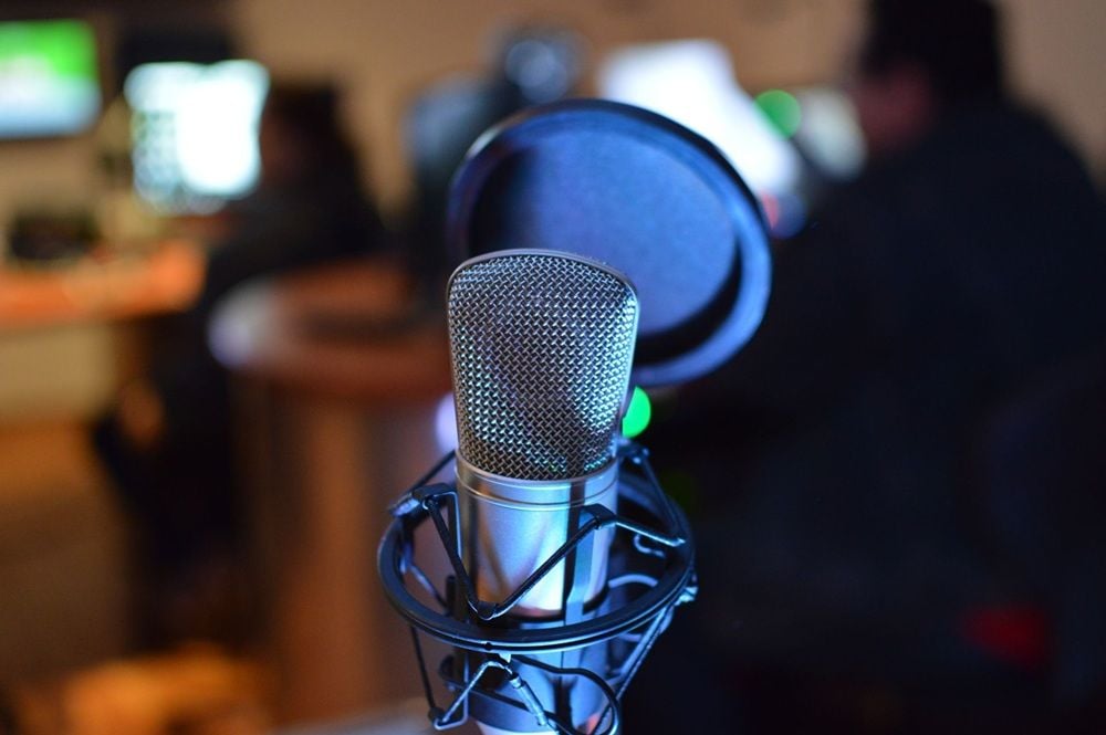 Triple M and 7NEWS owner Southern Cross Media slashes profit target and jobs amid ad market slump