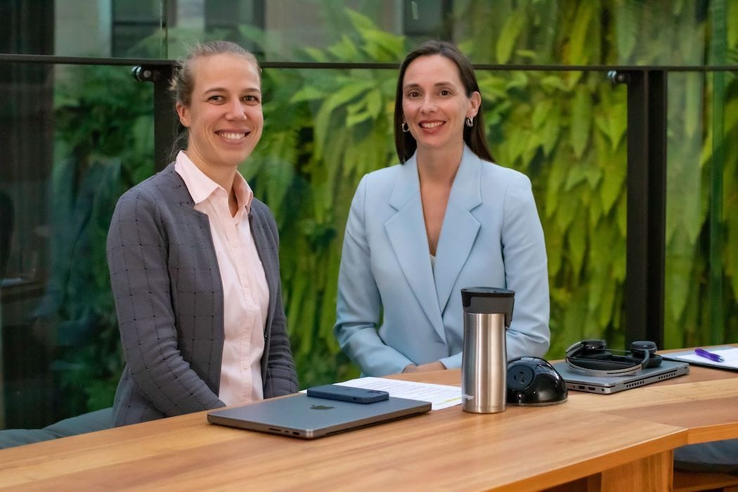 University of Queensland professors Dr Saphira Rekker and Dr Belinda Wade.