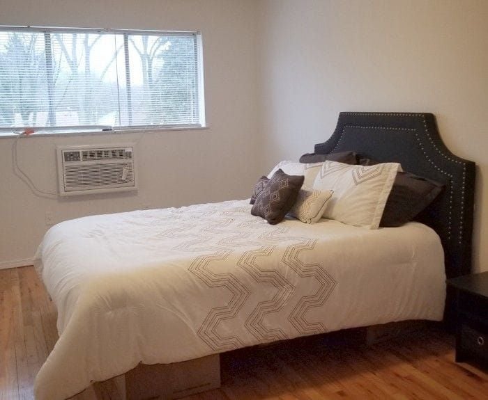 Colonial Manor Appartments Image -6537e8cec4fe1