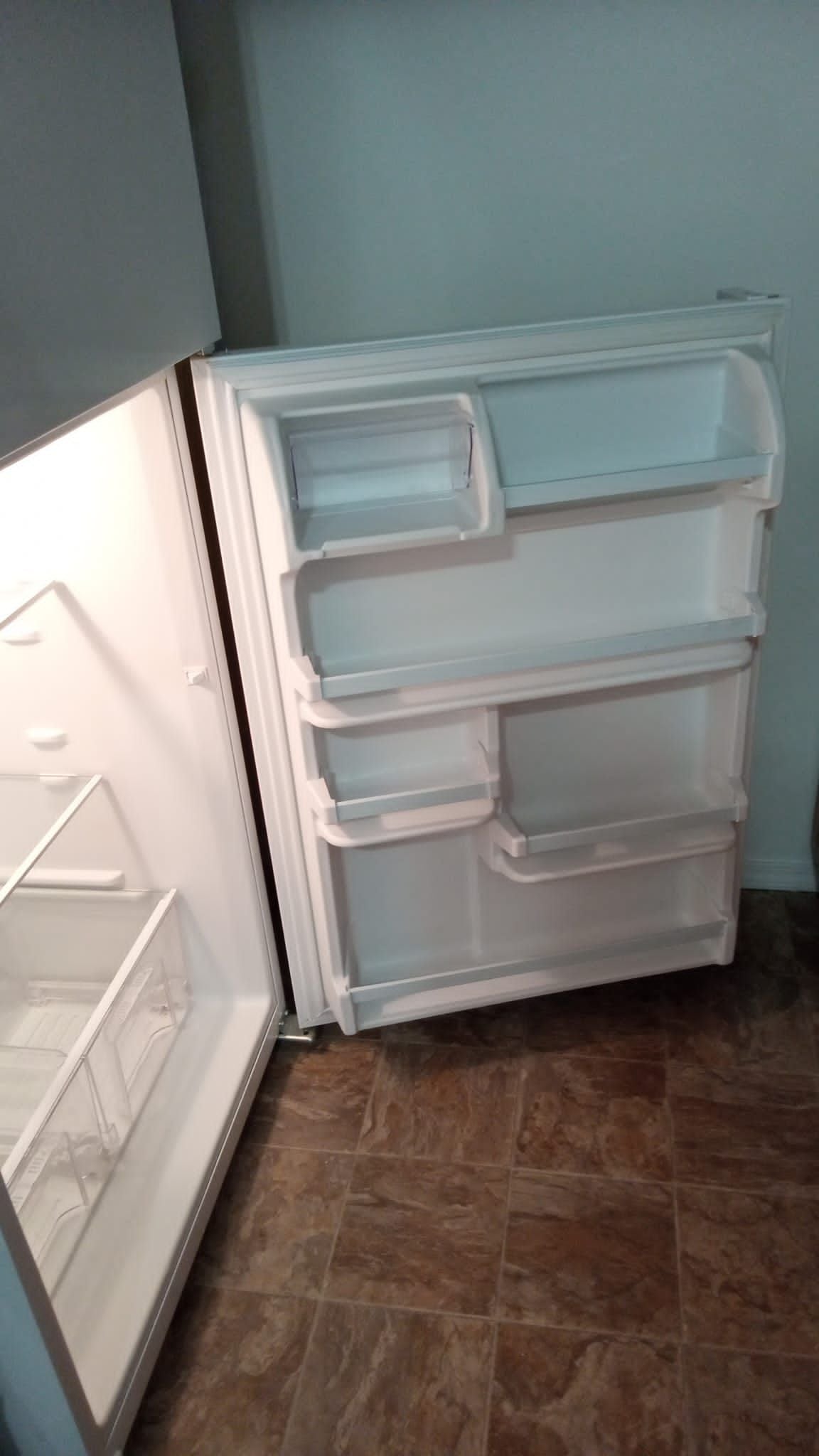 Colonial Manor Appartments Image -65e7263ceef1a