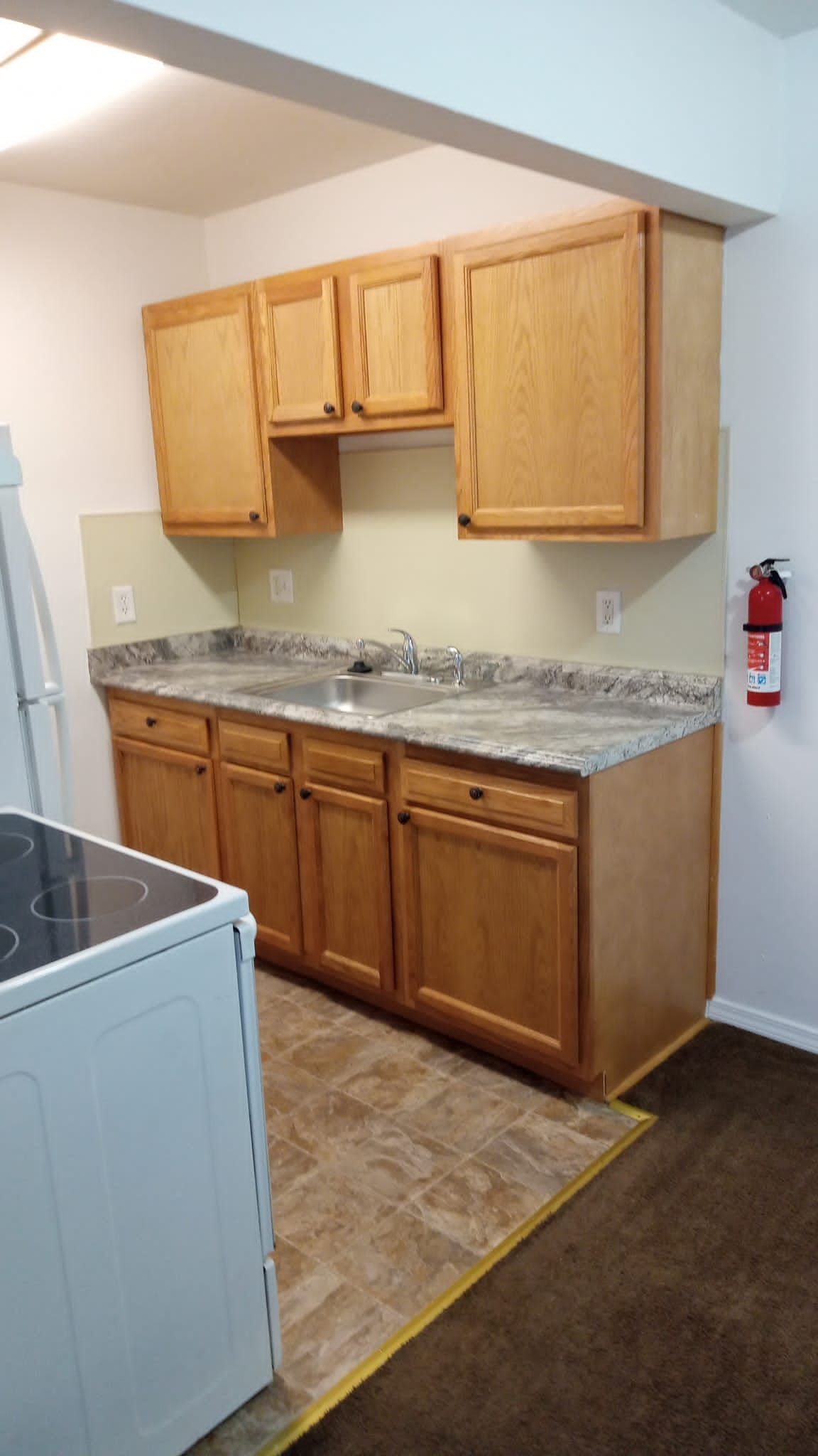 Colonial Manor Appartments Image -65e7263de9d42