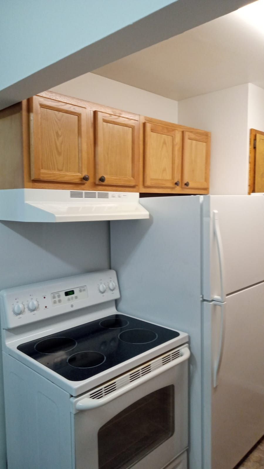 Colonial Manor Appartments Image -65e7263e6a661