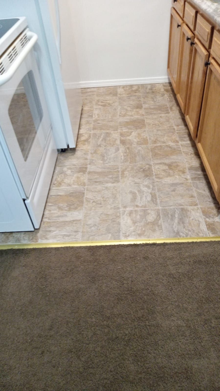 Colonial Manor Appartments Image -65e7263ee7292