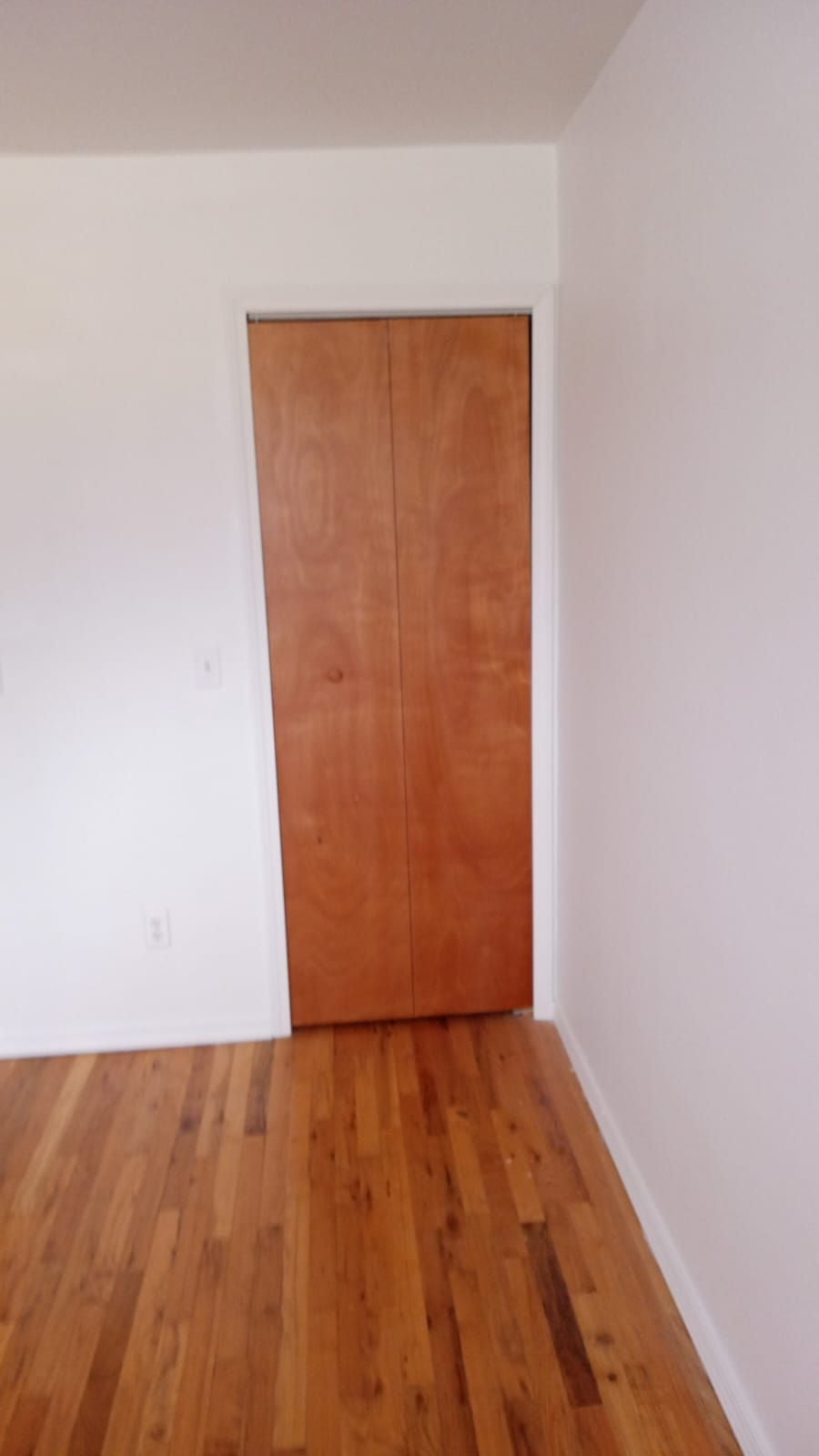 Colonial Manor Appartments Image -65e726419f594