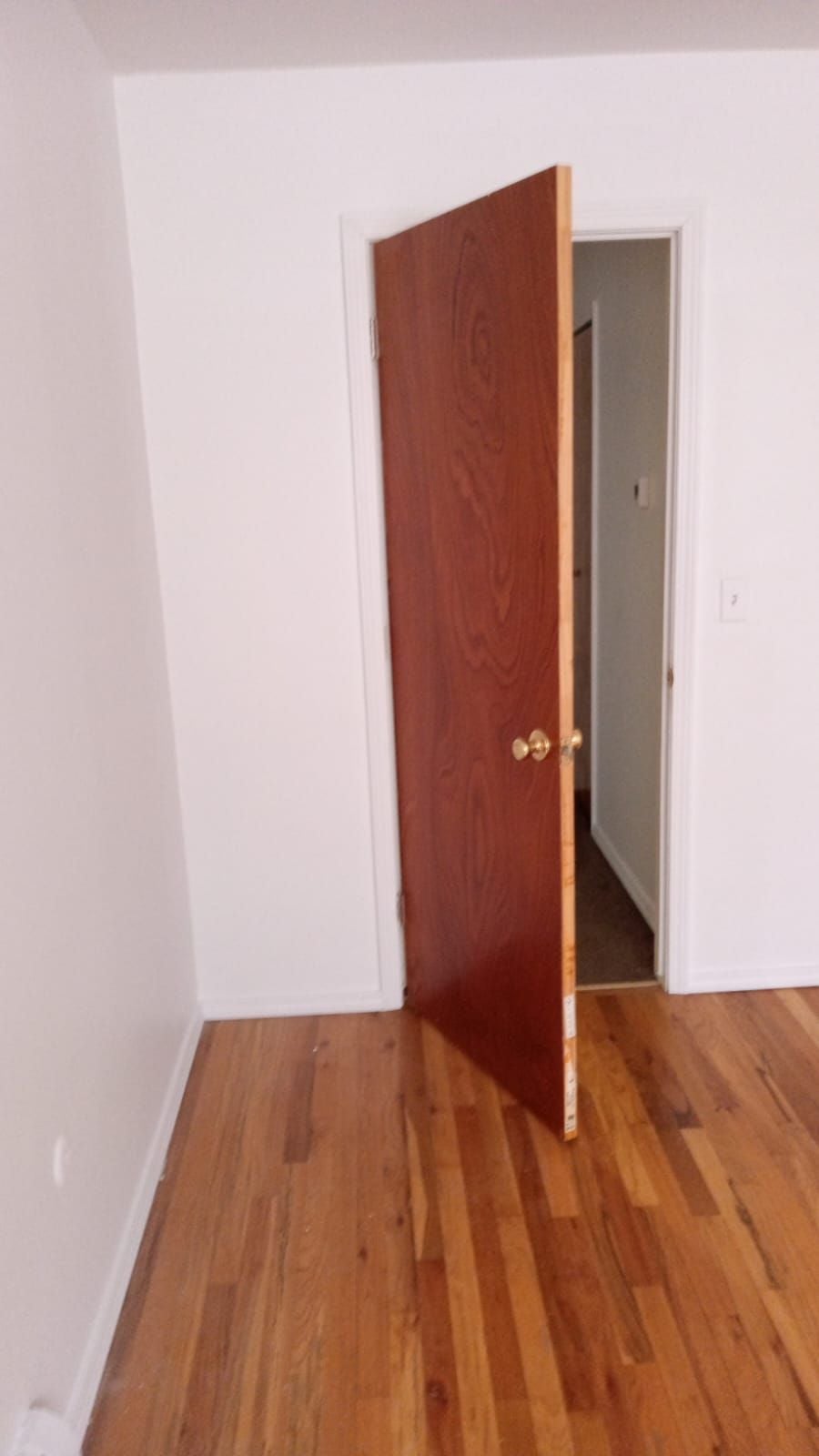 Colonial Manor Appartments Image -65e726429bf22