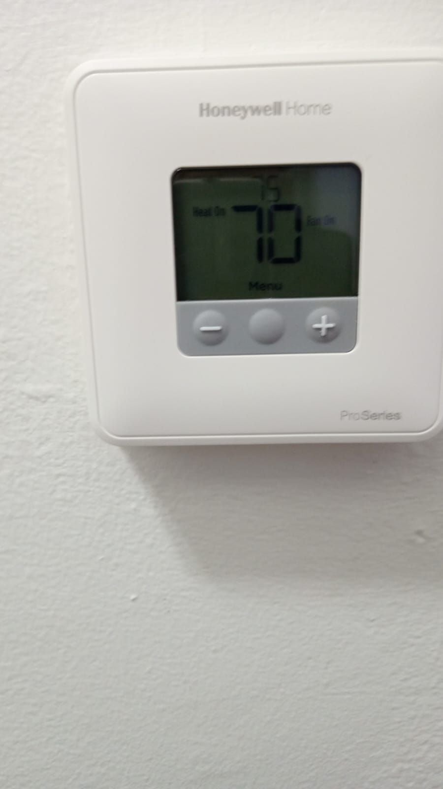 Colonial Manor Appartments Image -65e72643eeaf6