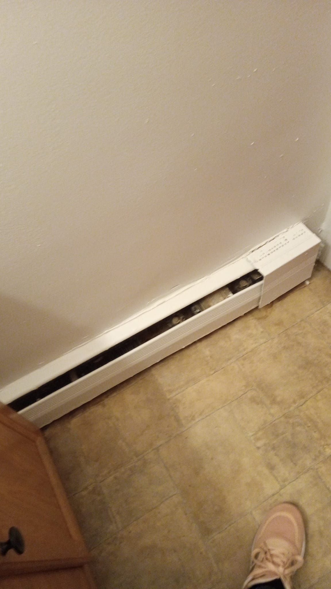 Colonial Manor Apartments Courtyard Image -65e726e757785