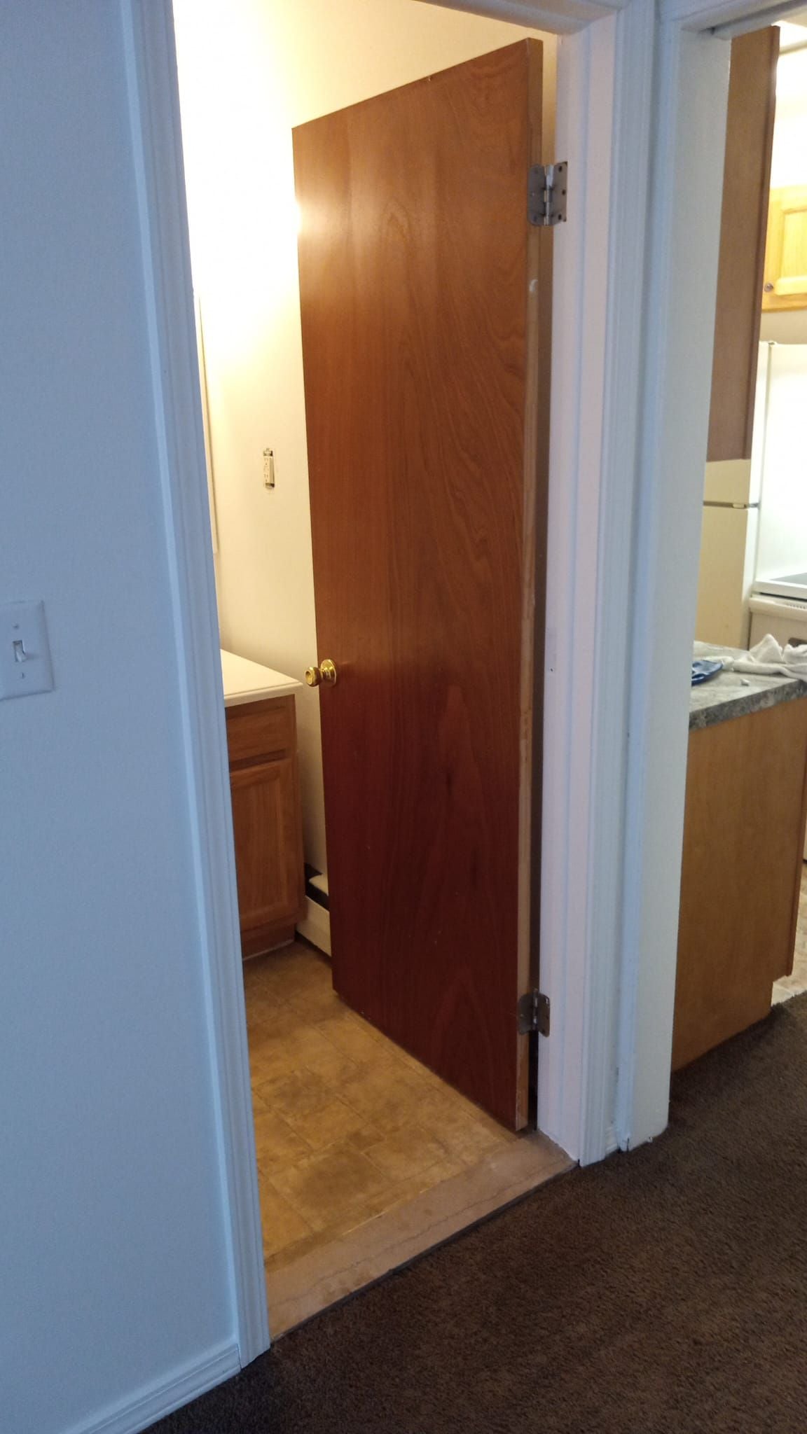 Colonial Manor Apartments Courtyard Image -65e726e870450