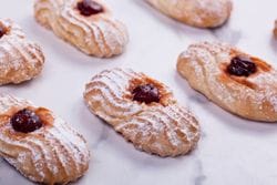 RED CHERRY ALMOND BISCUIT