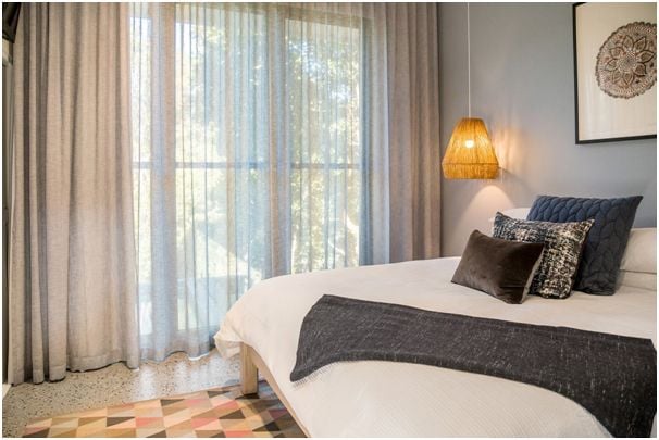 The Pivot to Curtains! The Pivot to Curtains!