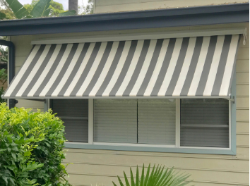 Robusta is a high quality pivot arm awning perfect for controlling light and heat by shading even the largest windows.