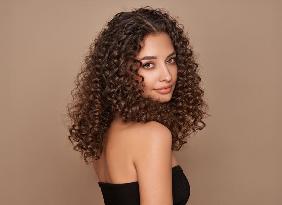 A curl-friendly approach from the moment you sit down A curl-friendly approach from the moment you sit down