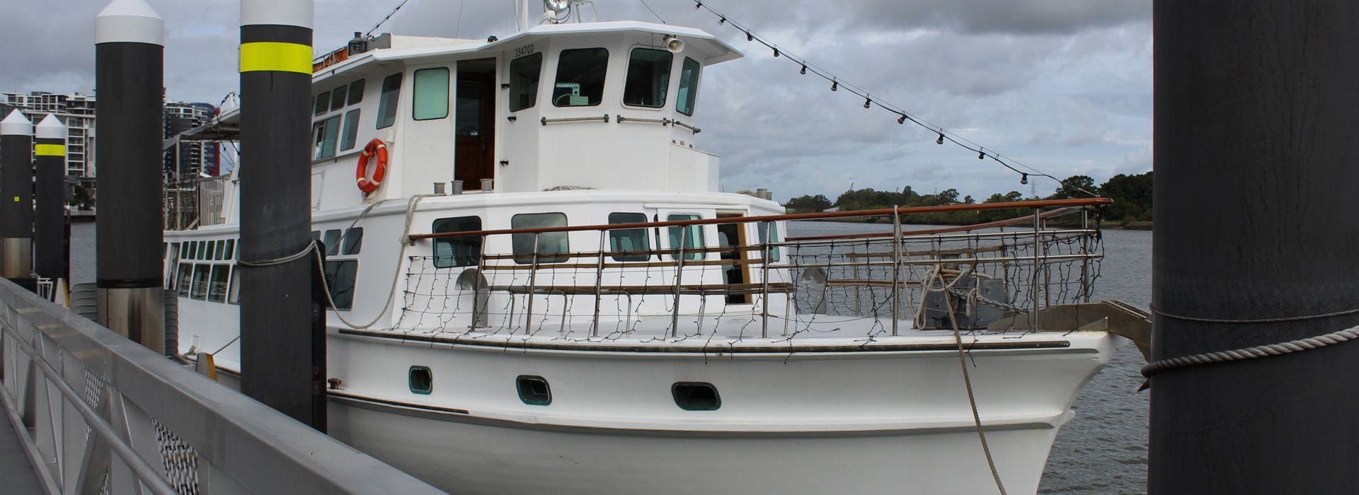 party boat cruise brisbane