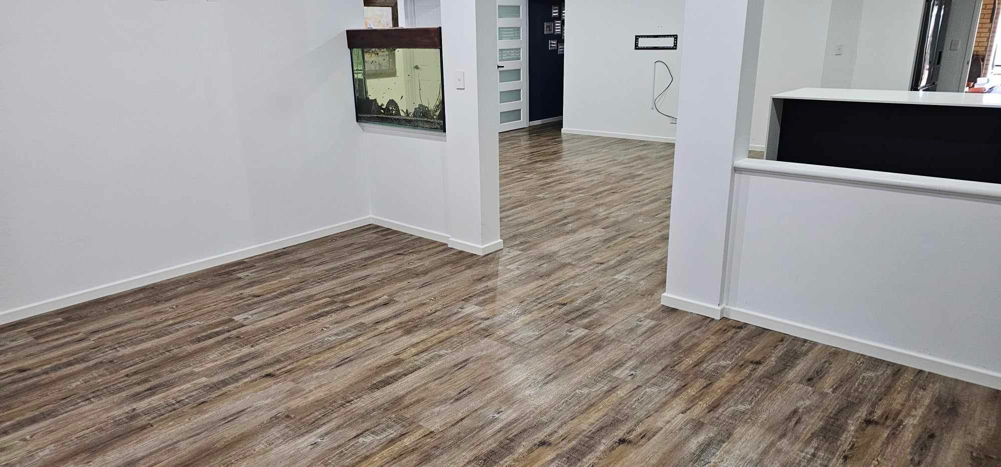 Hybrid Flooring Image -66a742e250f58