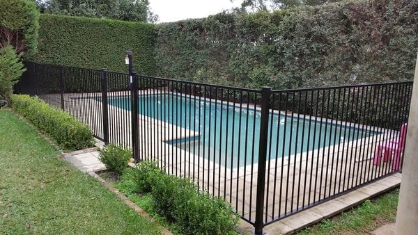 Killara_new-black-alum-pool-fence