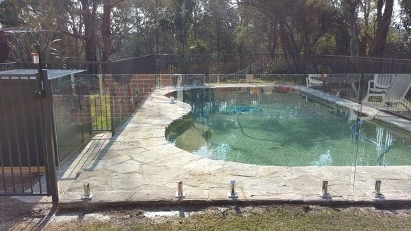 Westleigh_combination-alum---glass-pool-fence---sheet-steel-filter-box