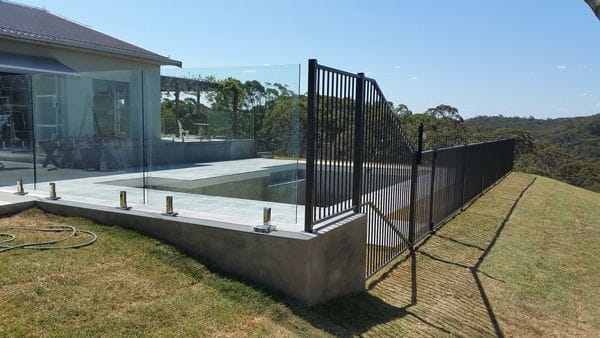 Arcadia combo glass & alum pool fence