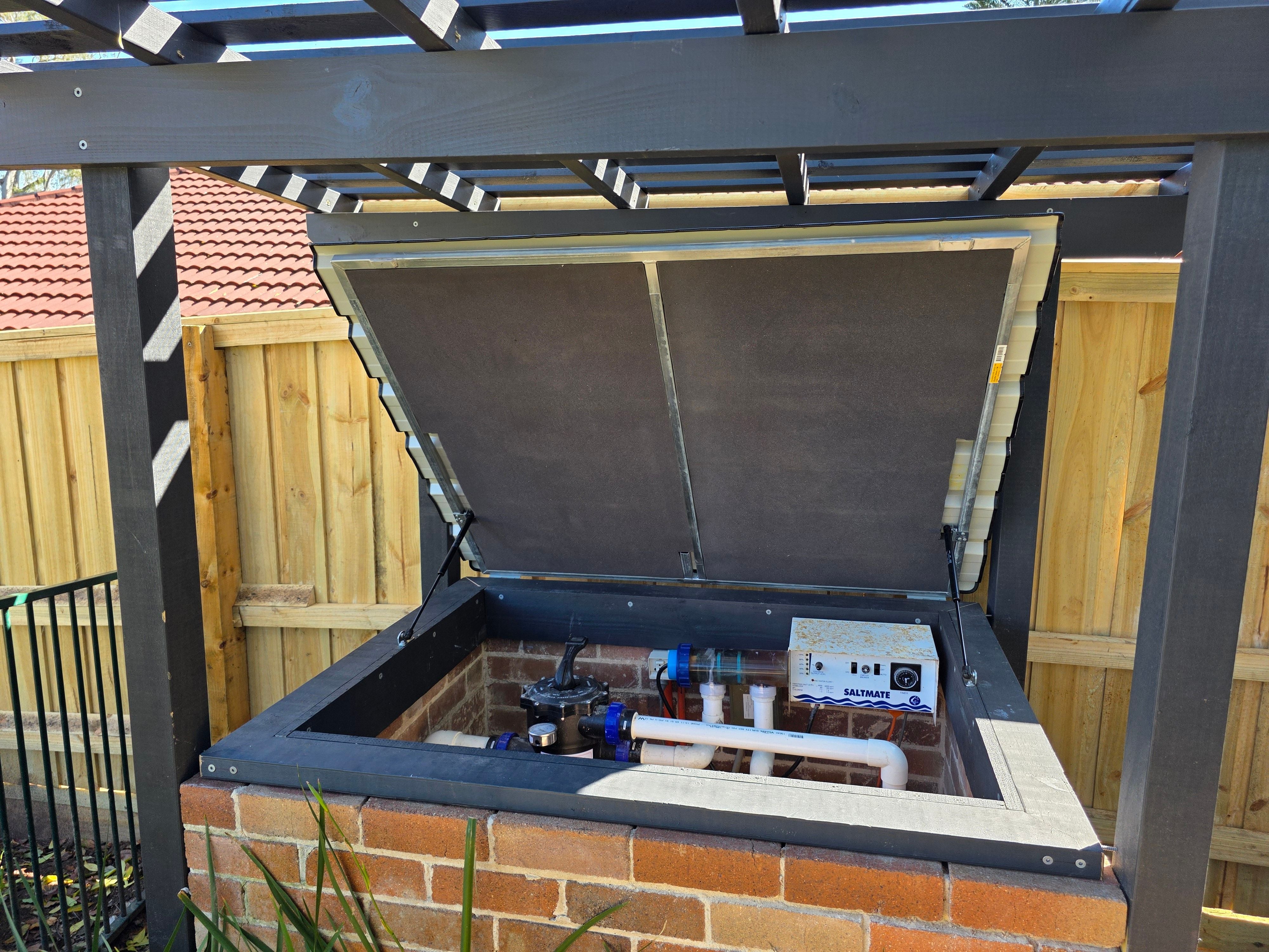 Beecroft_pool_filter_box_pergola
