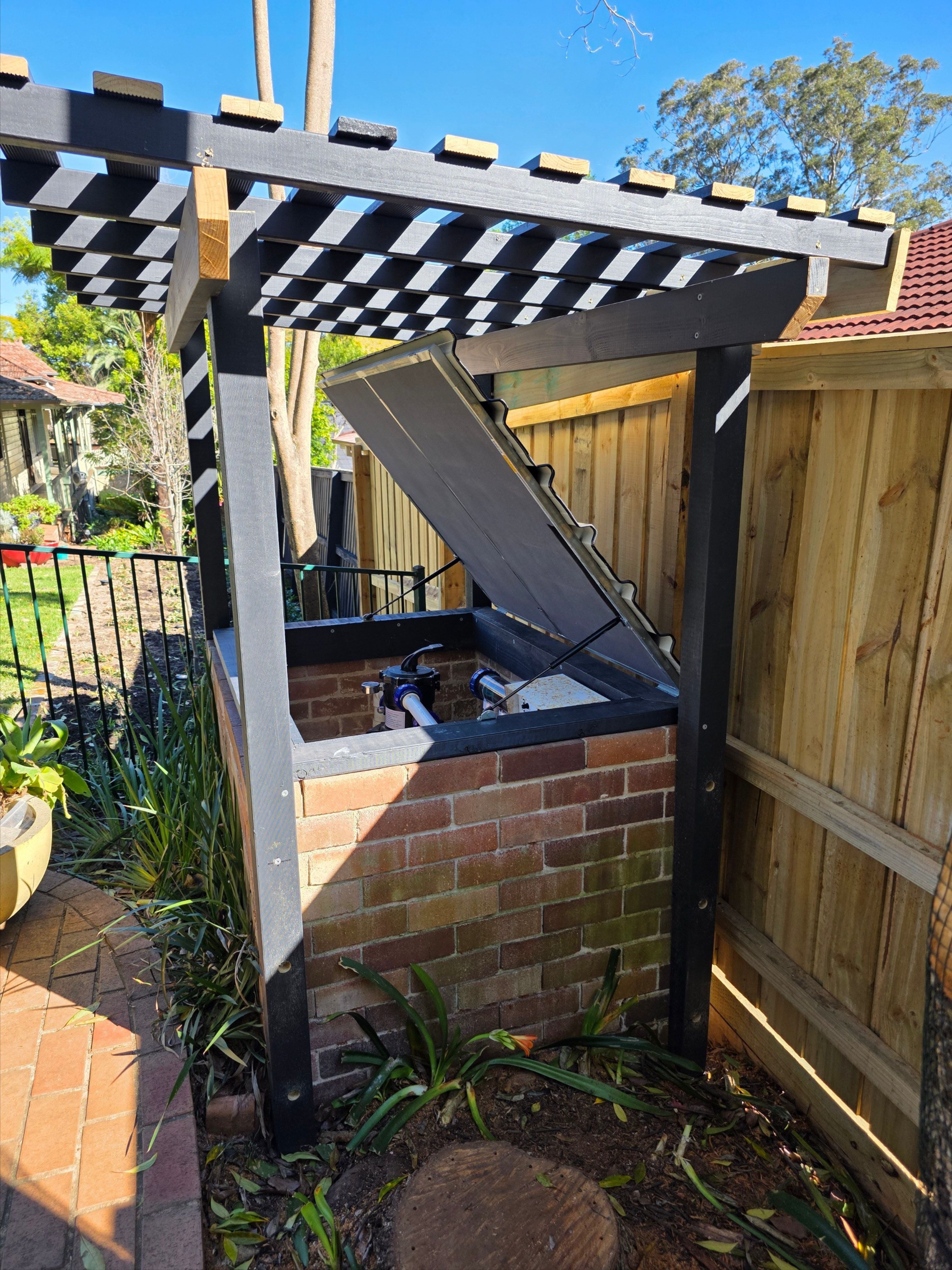 Beecroft_pool_filter_box_pergola