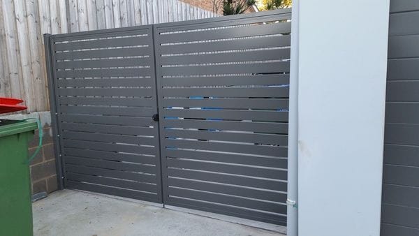 Aluminium slat gates