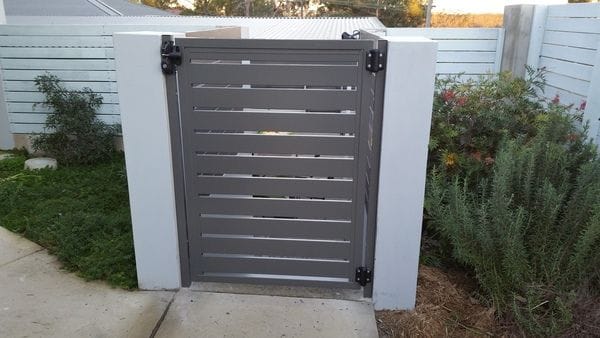 Aluminium slat gates