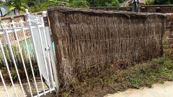 Cherrybrook_replace-non-compliant-brushwood-fence-with-capped-paling