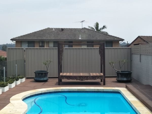 Marsfield-sheet-steel-rear-fence---alum-slat-extensions-to-side-pool-fence