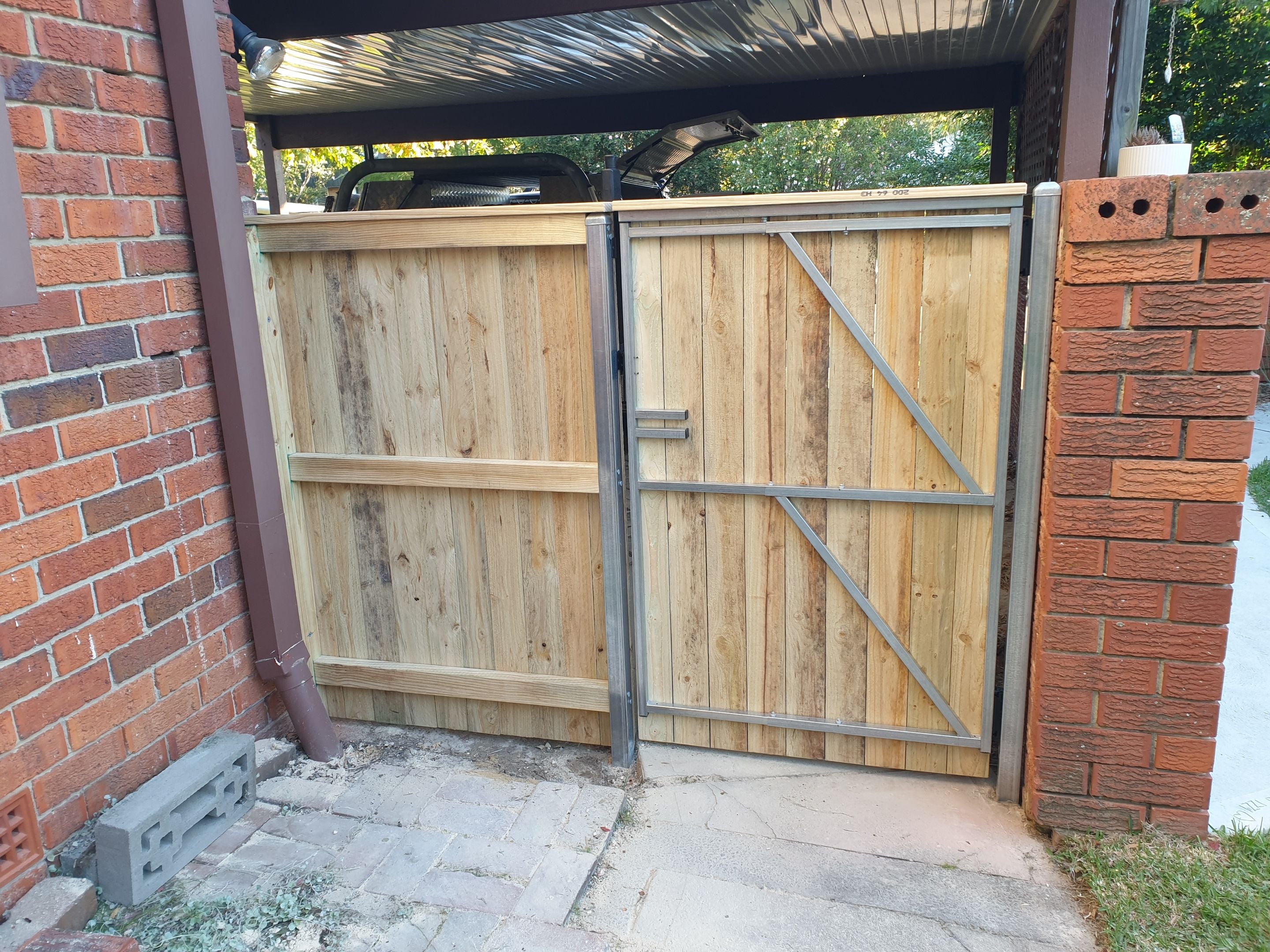 replace broken brick fence & gate with pool compliant paling fnc & gate