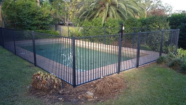 Turramurra_charcoal-pool-fence2