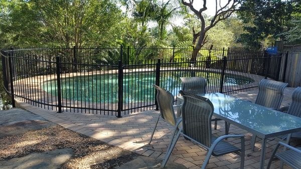 black-alum-pool-fence-to-isolate-pool_Mt-Colah