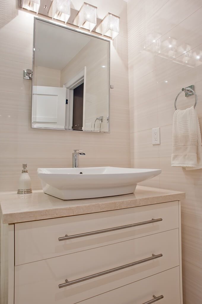 Bathroom Image -594060de4af37