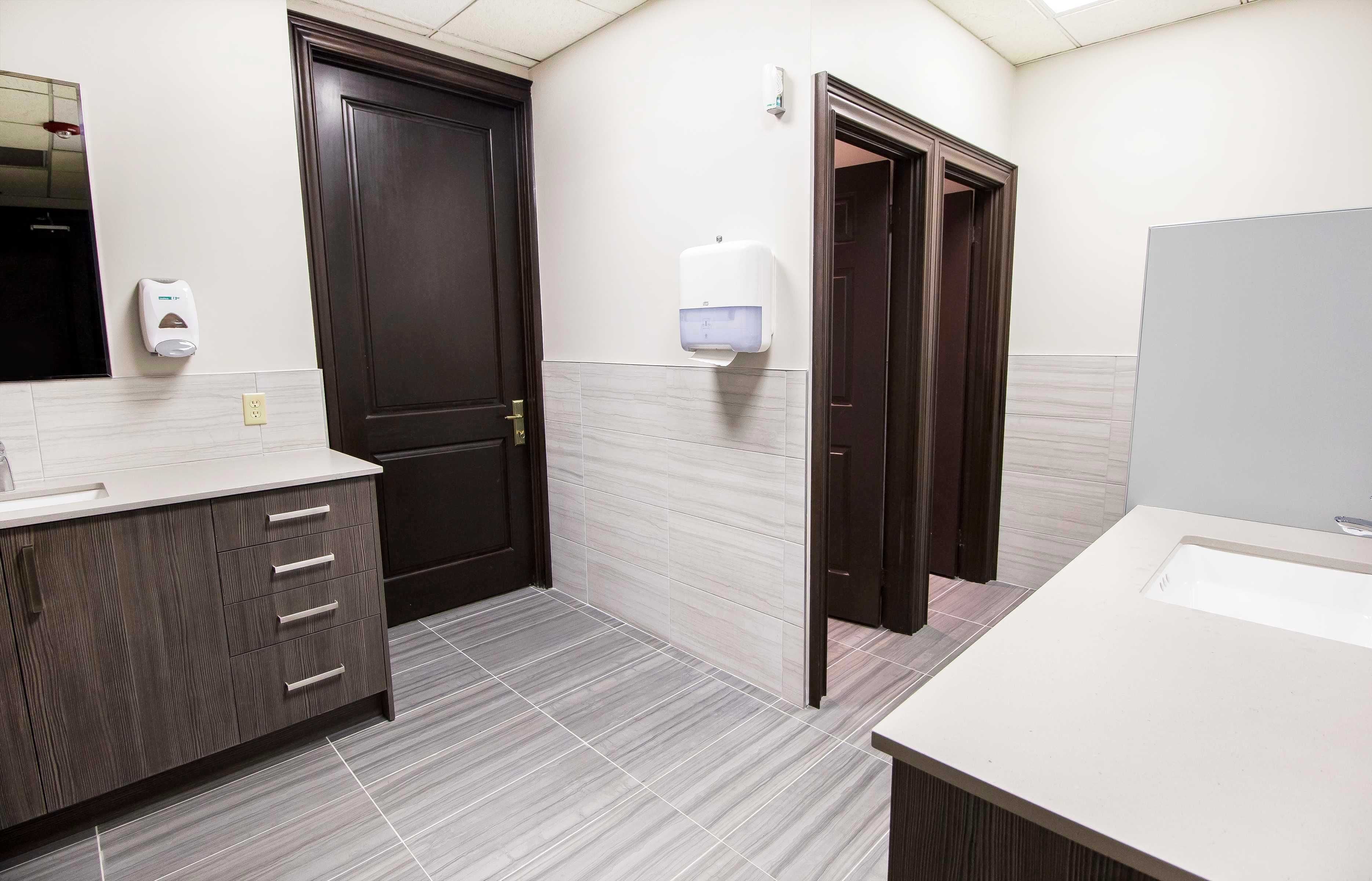 Interior Details - Manchester Court Image -59499147e1b5b
