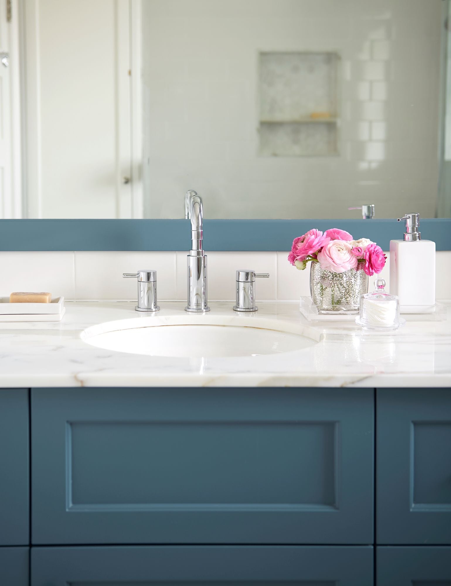 Interior Details: Rosewell Avenue Image -59e0cadc3eb45