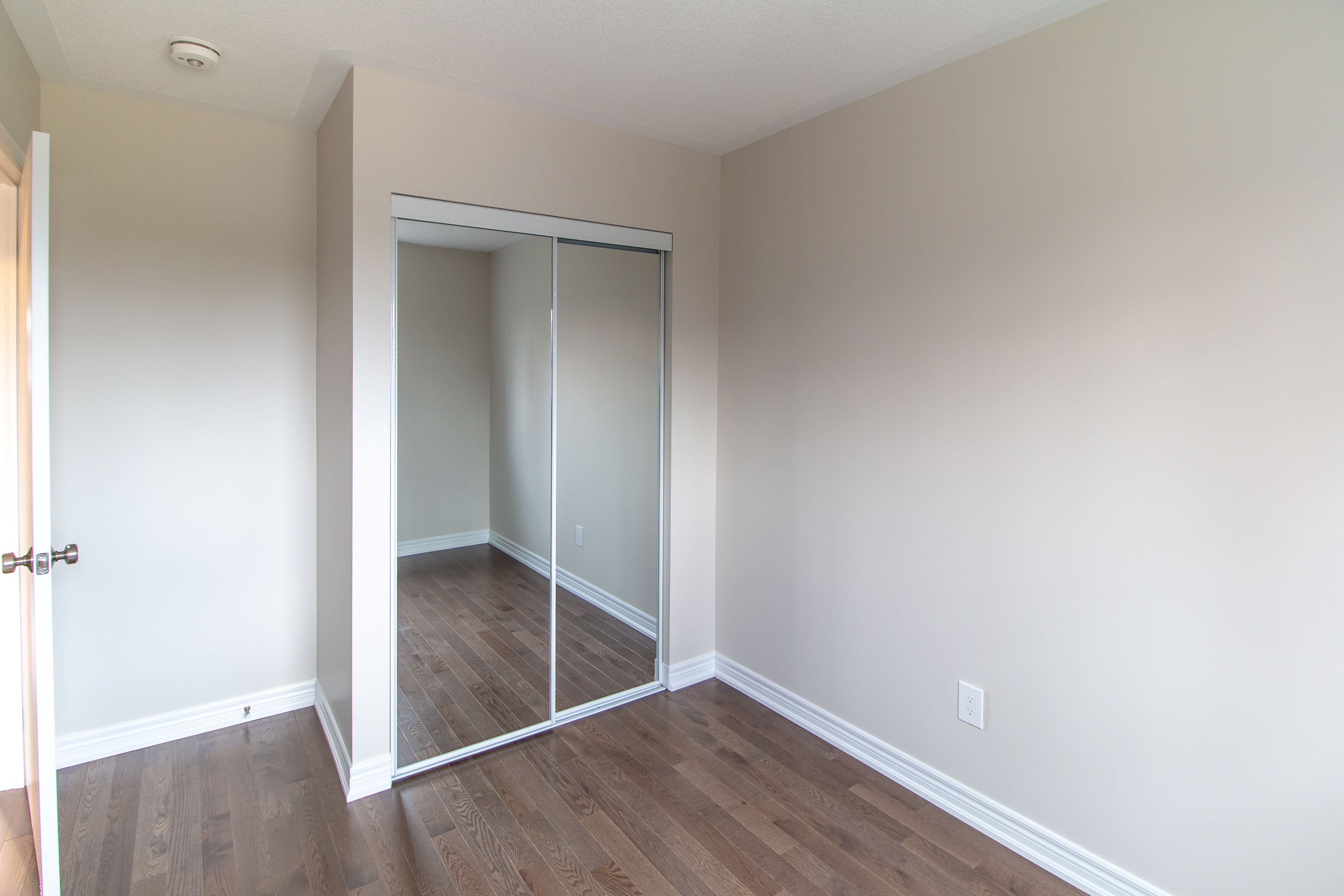 Interior Details: Darras Court Image -5b344b9fdf859