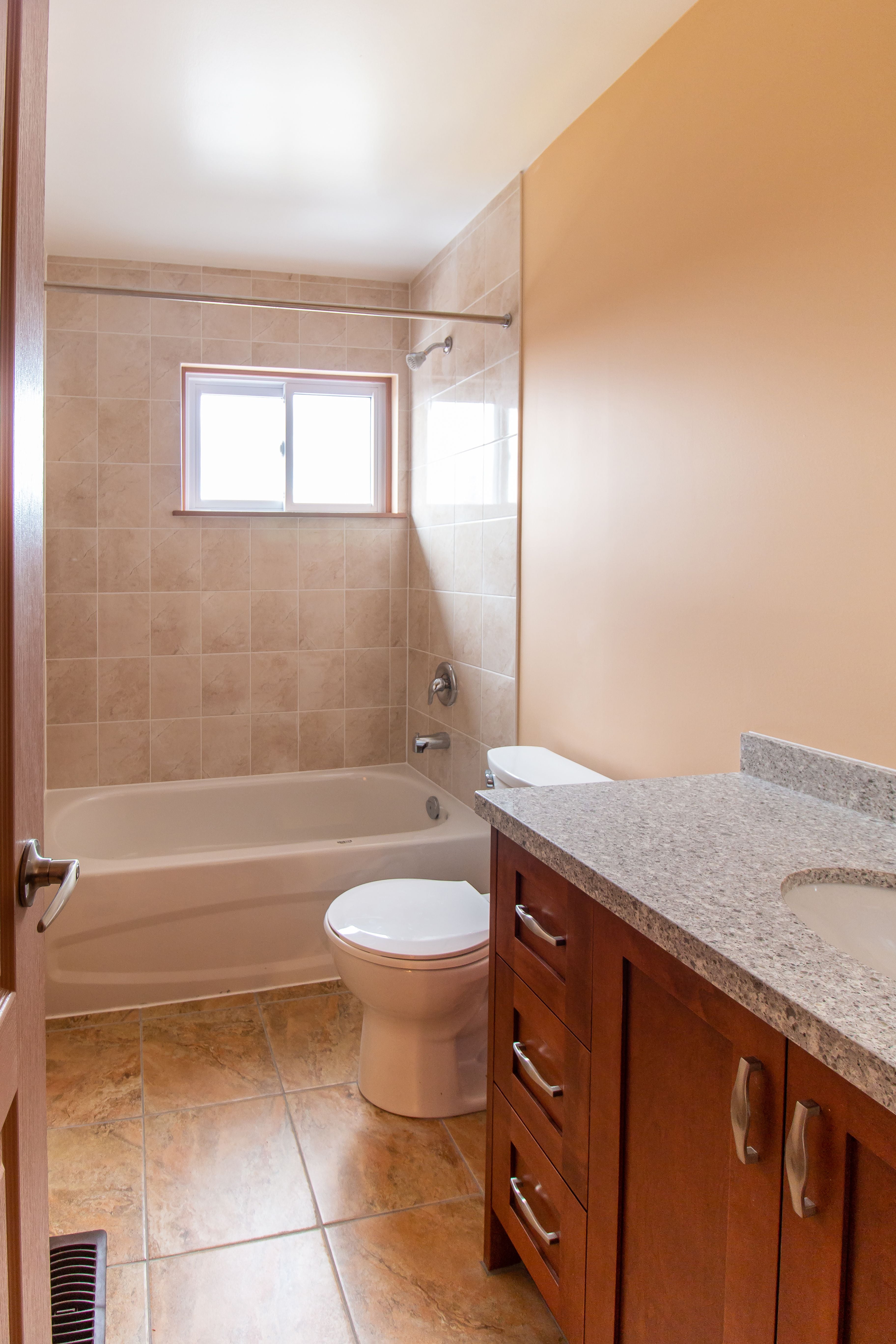 Interior Details: Darras Court Image -5b344bb595623