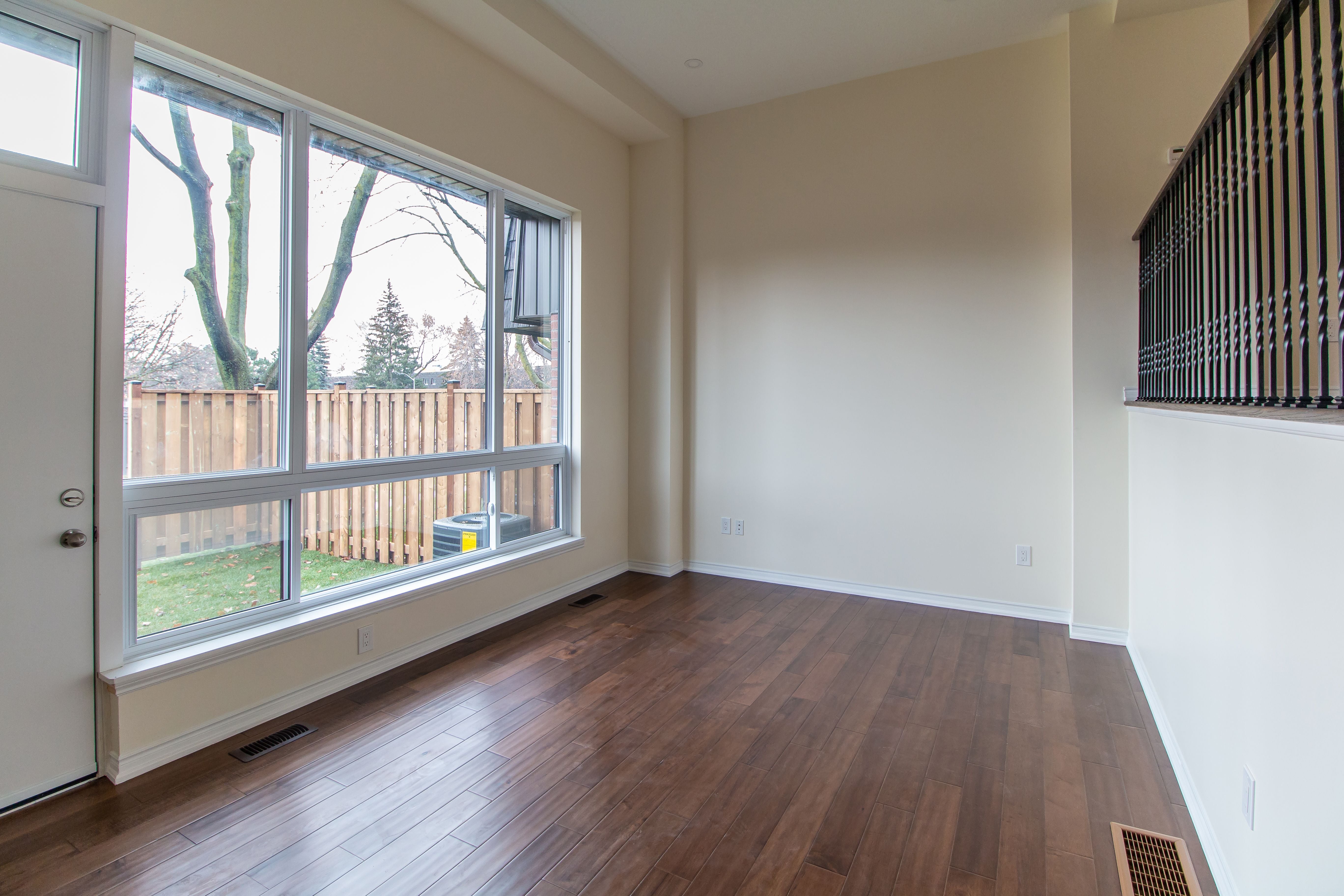 Interior Details: Darras Court Image -5b344bc63073b