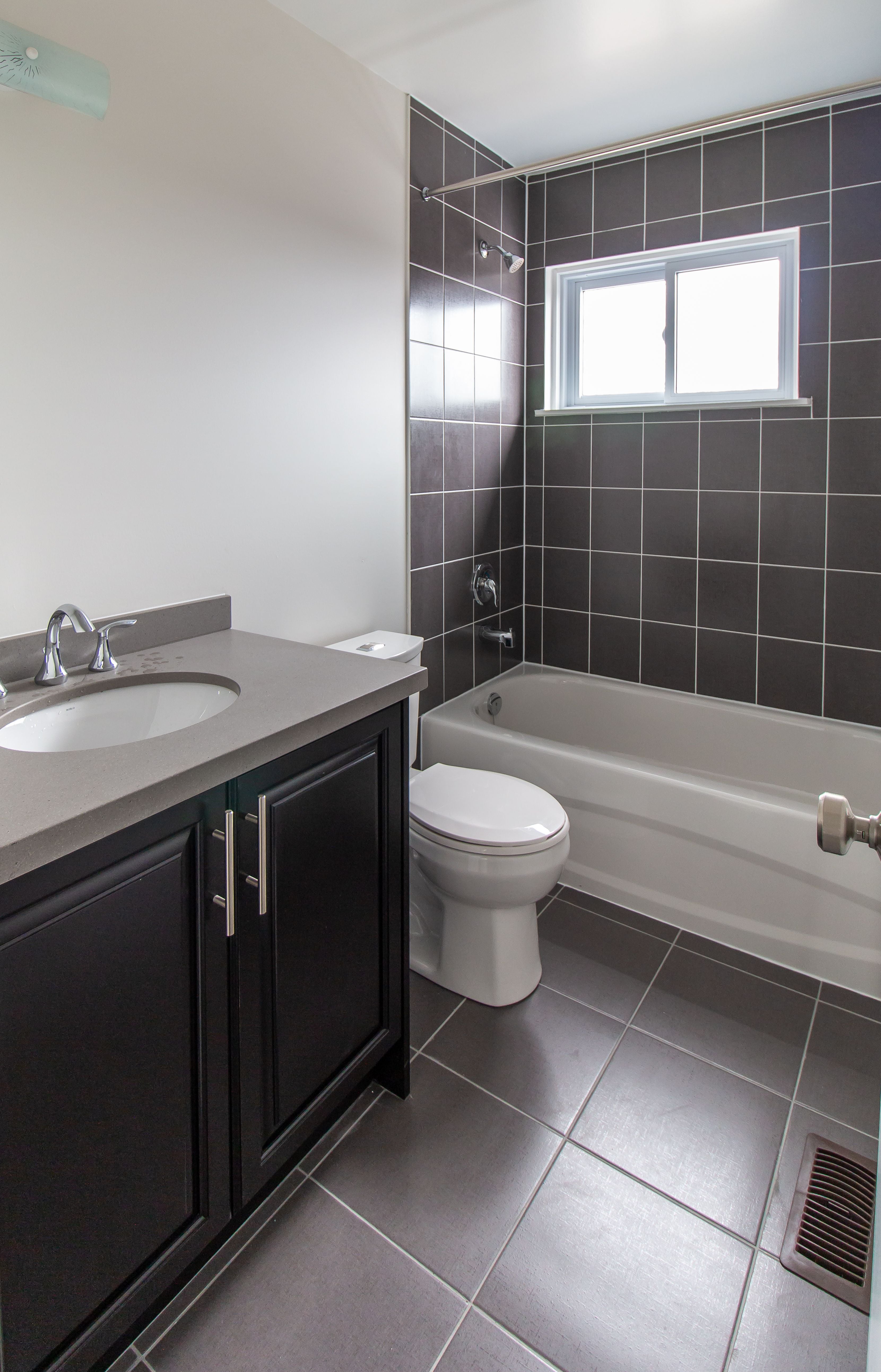 Interior Details: Darras Court Image -5b344bf10f7dc