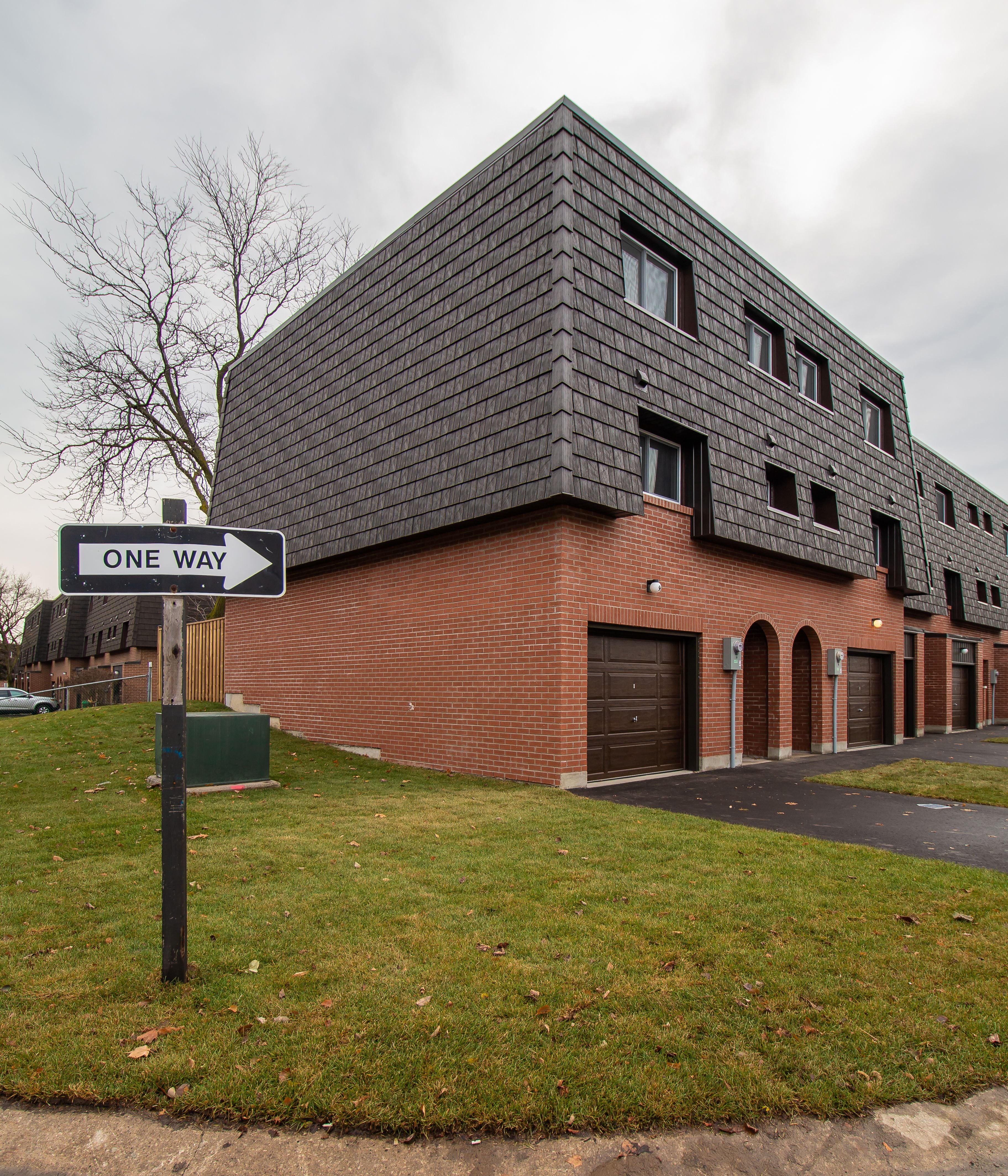 Interior Details: Darras Court Image -5b344c317f368