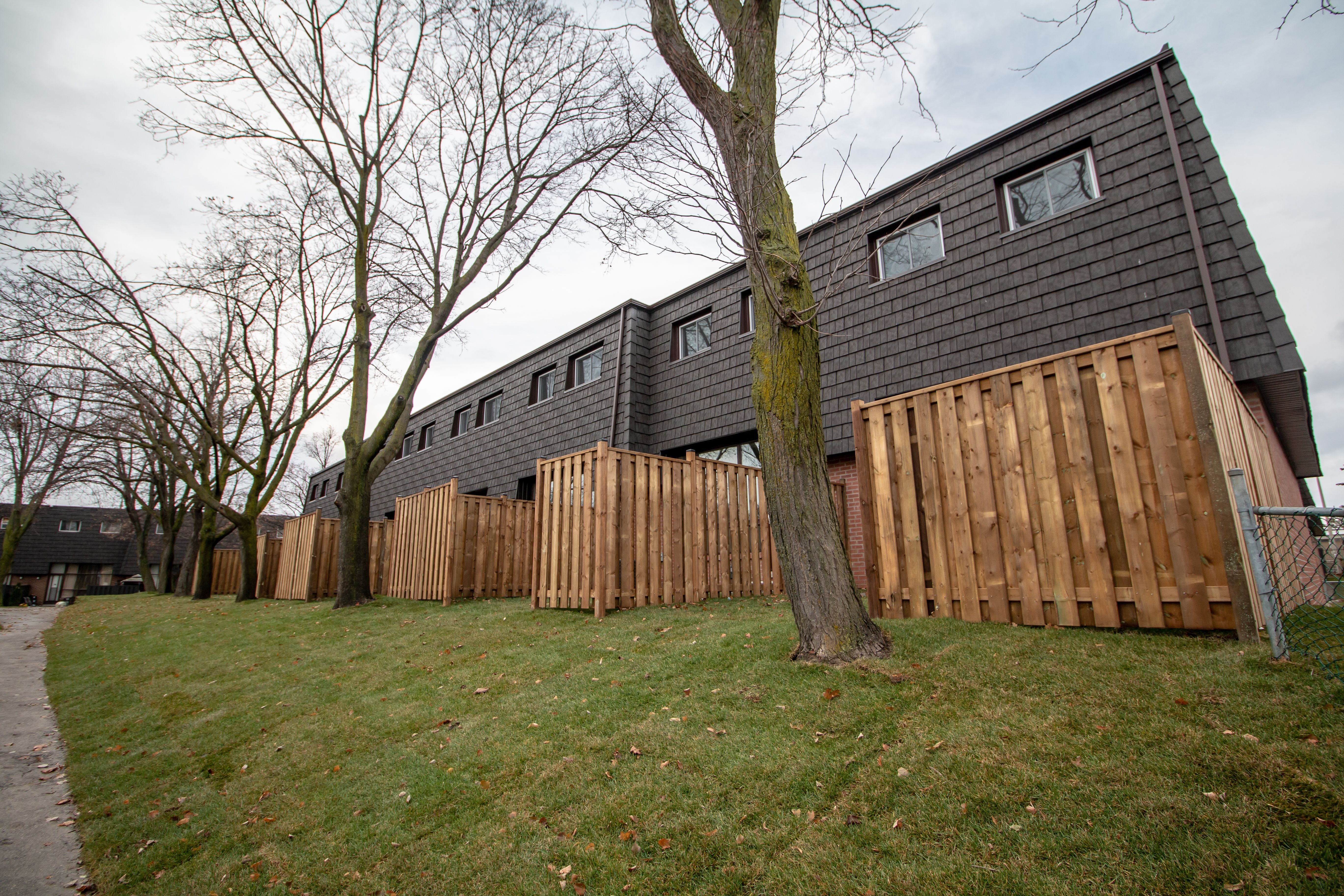 Interior Details: Darras Court Image -5b344c9cd0551