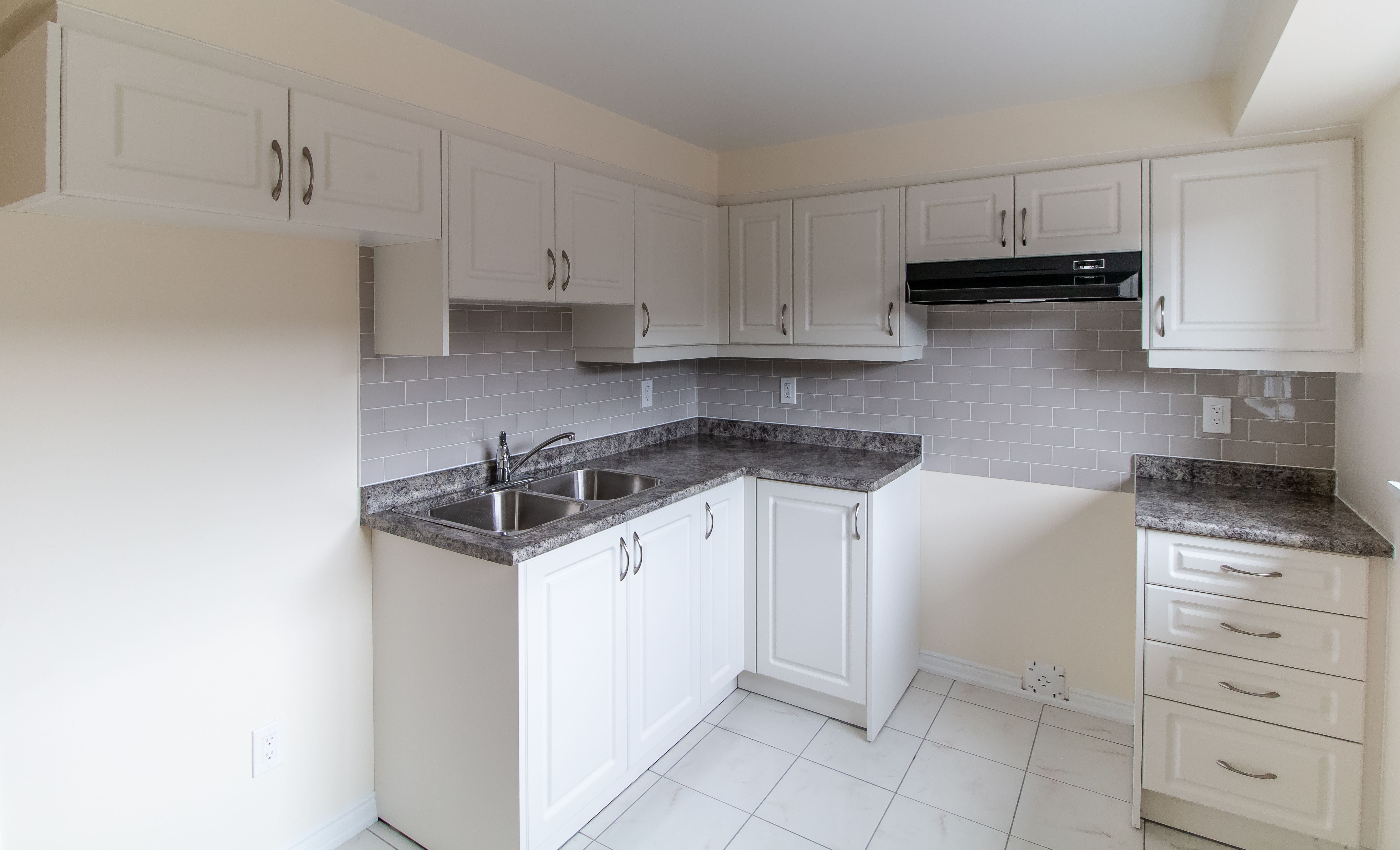 Interior Details: Darras Court Image -5b344cc3ae9b3