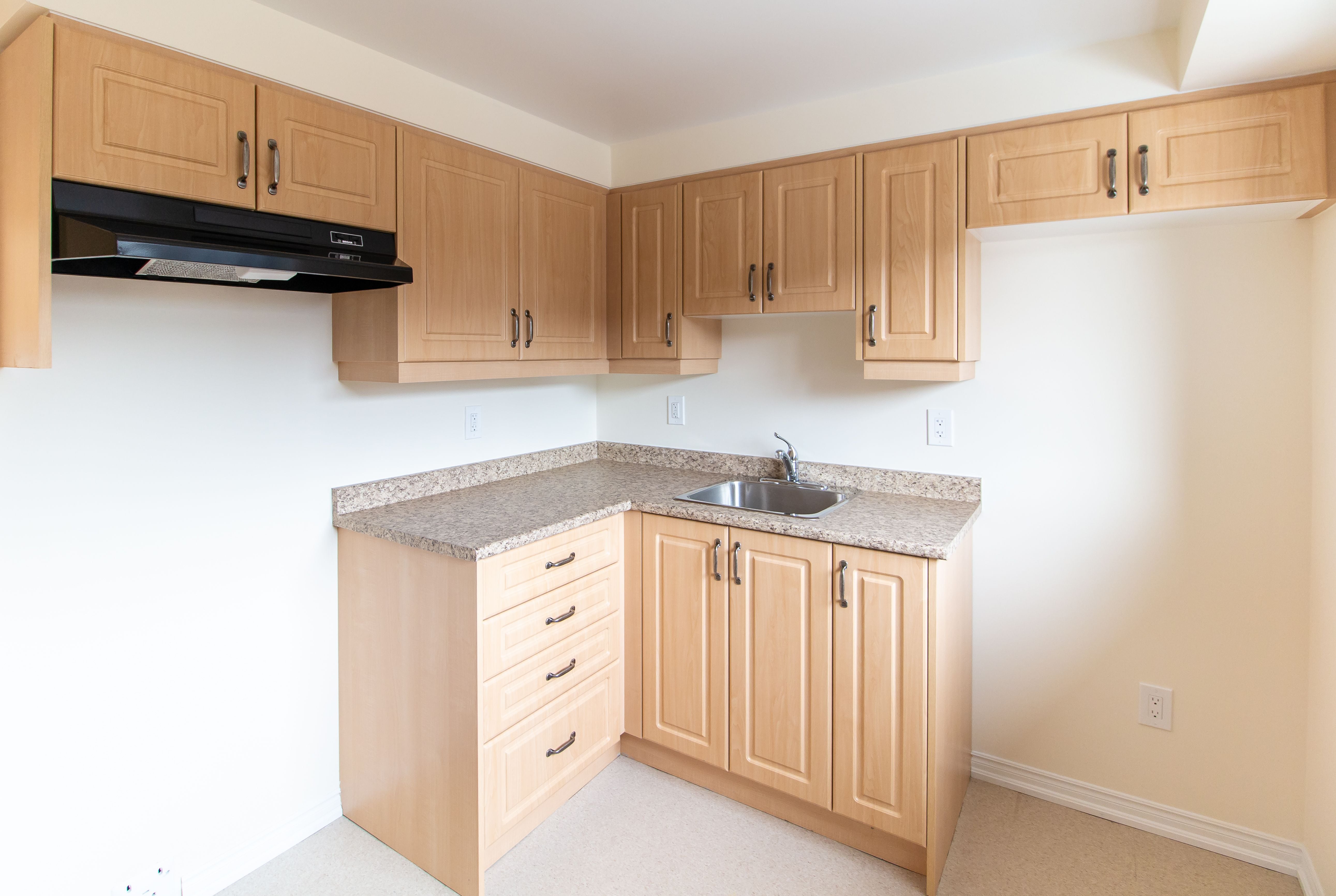 Interior Details: Darras Court Image -5b344cde84df6