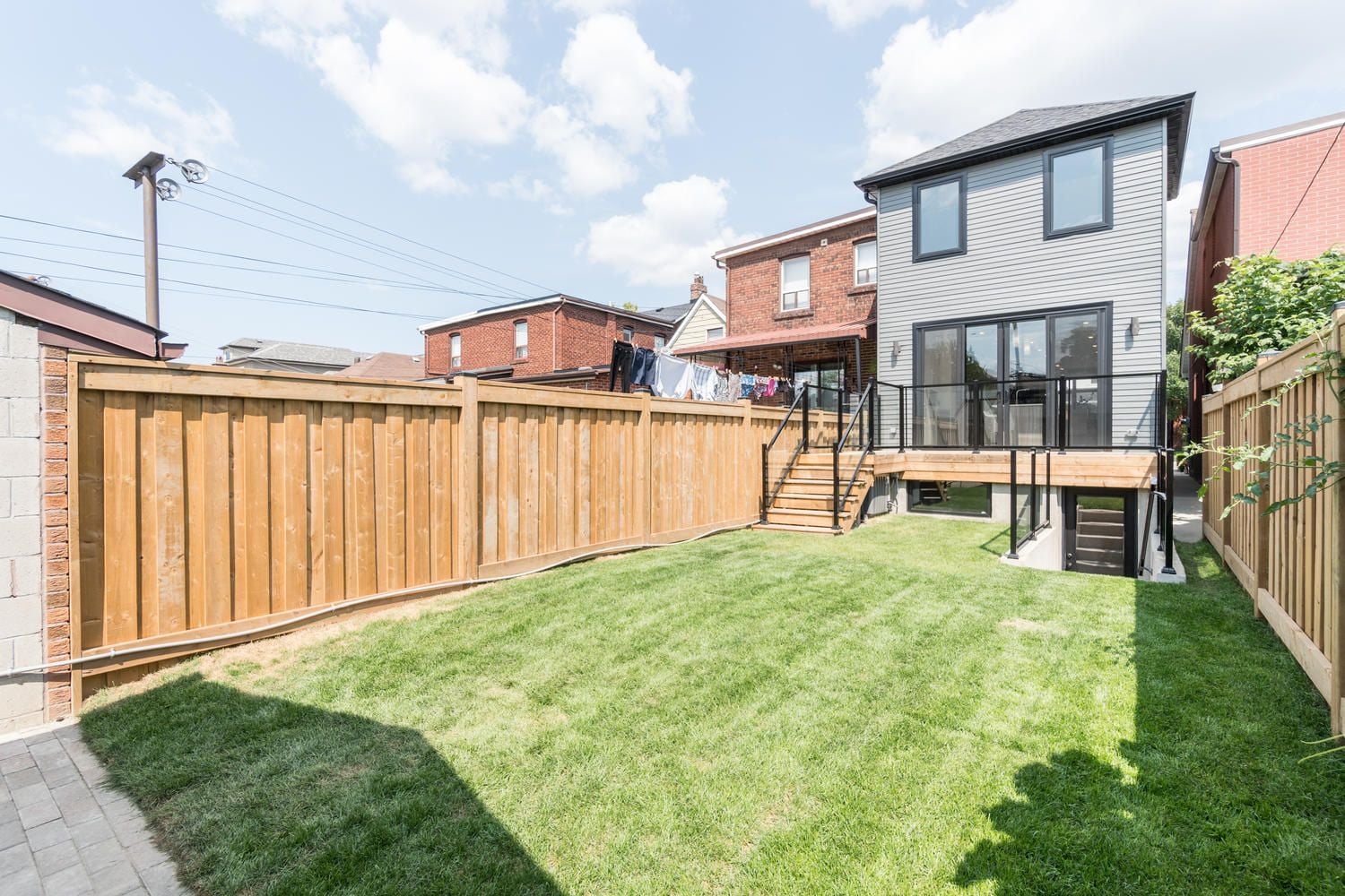 Earlscourt Avenue Image -5b764451e230d