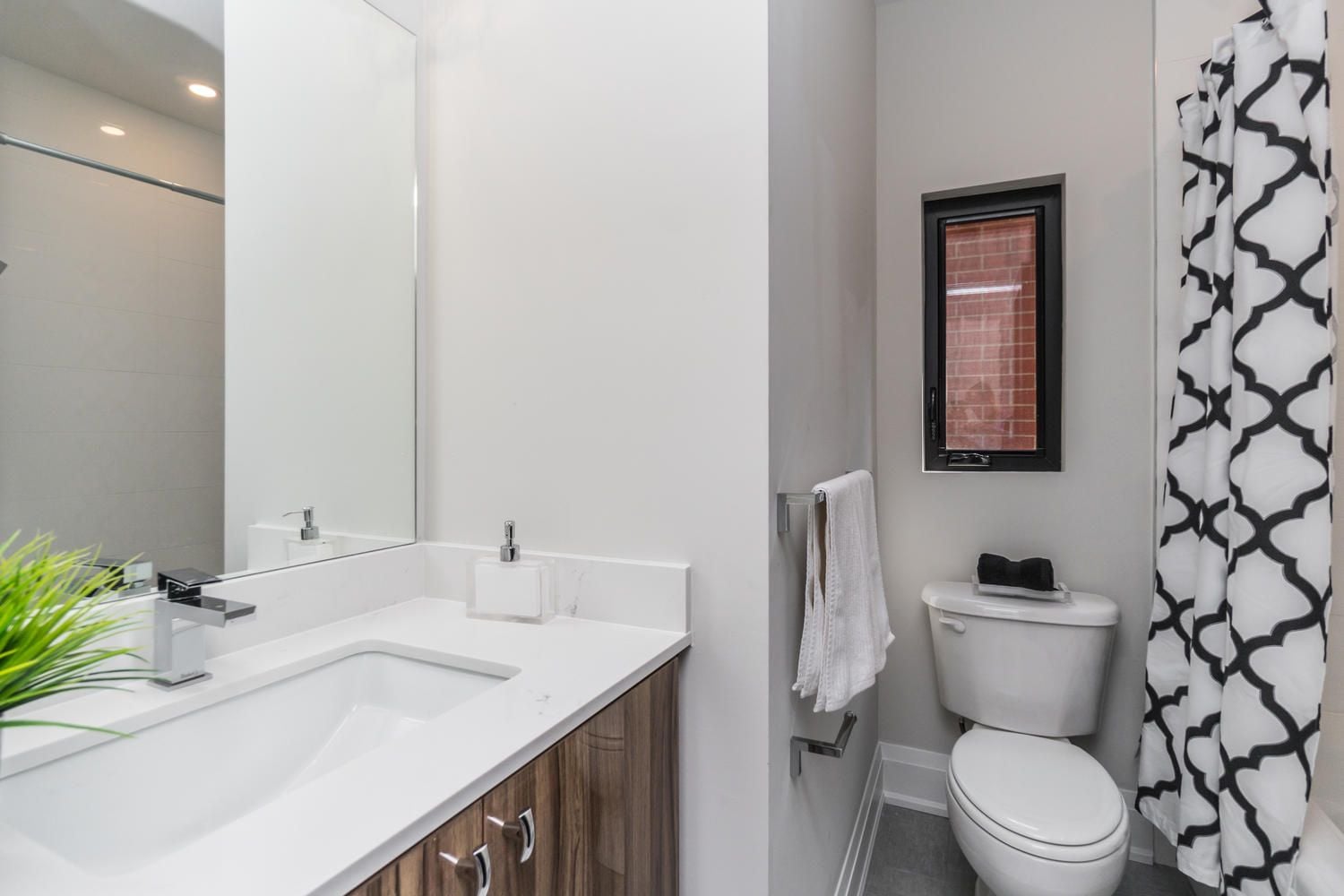 Earlscourt Avenue Image -5b76445717f08