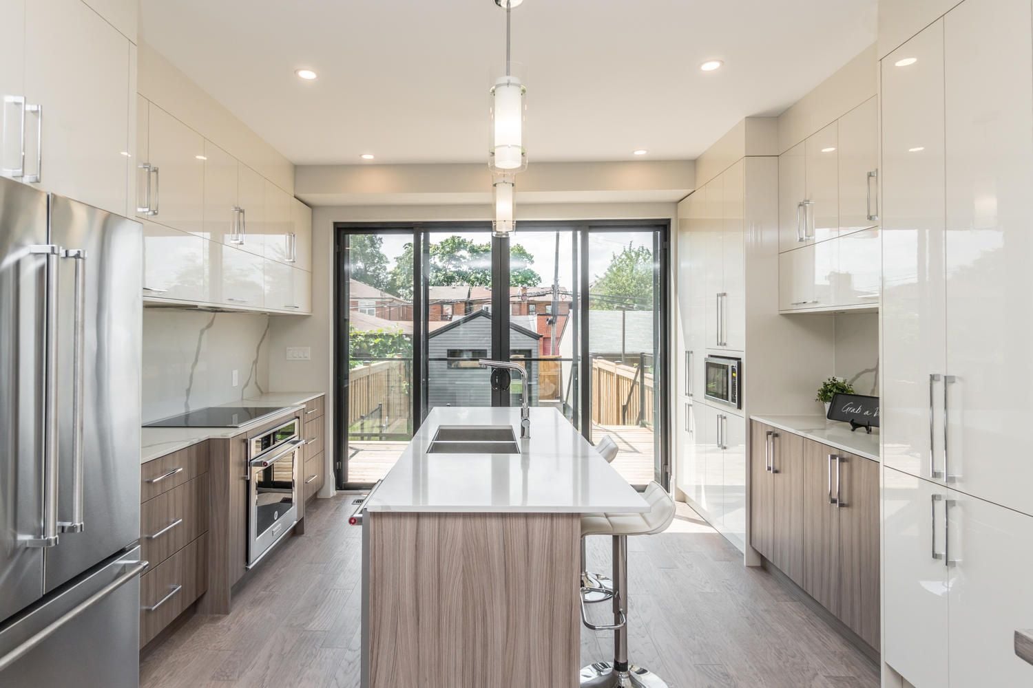 Earlscourt Avenue Image -5b76445a45c01