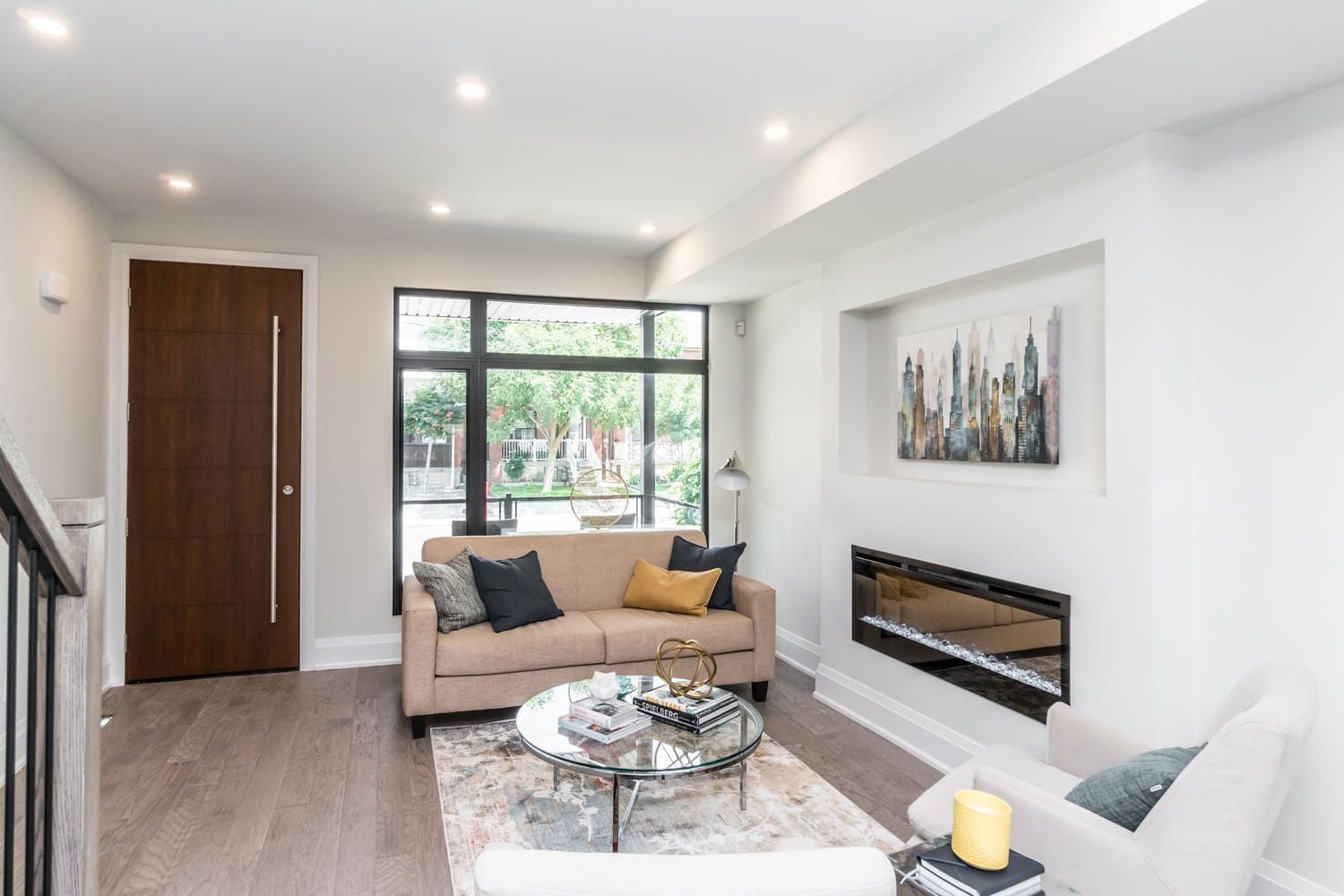 Earlscourt Avenue Image -5b76445feb3d8