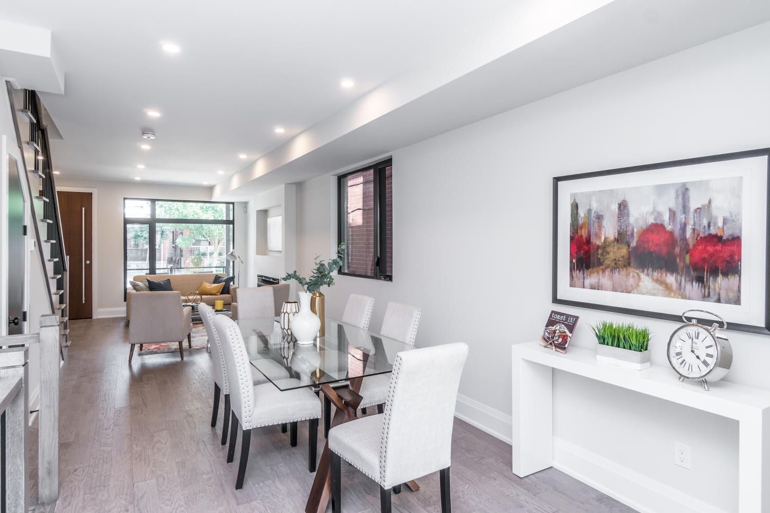 Earlscourt Avenue Image -5b764461f10f0